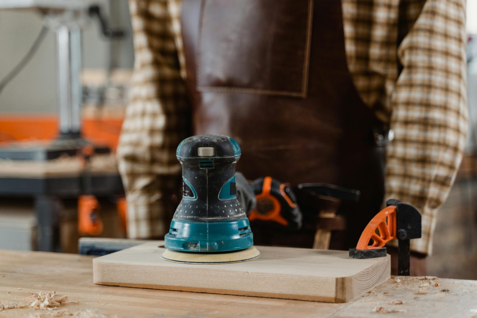 Orbital sander guide